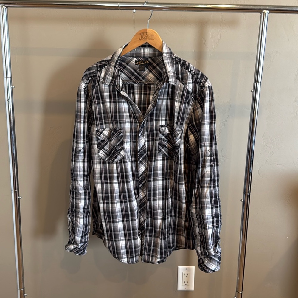 Men’s Helix Snap Button Down shirt, long sleeves. Size XL.